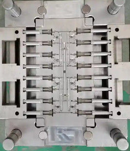 PA6 Niestandardowe formowane części z tworzyw sztucznych S136 Plastikowa forma emitera Regulowana